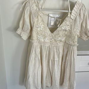 Where are my party girls? This dress is STUNNING